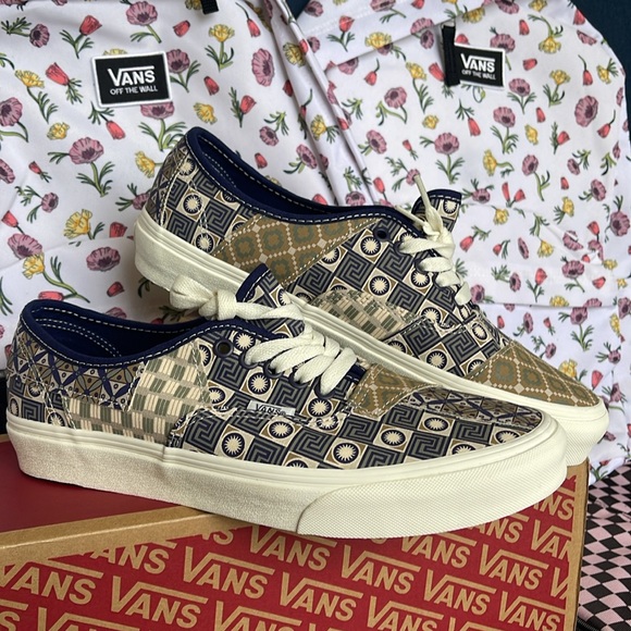 Vans Men’s Authentic Patchwork 
Geo Trek Navy
VN0A7Q4ONVY
Sneakers - Picture 6 of 16